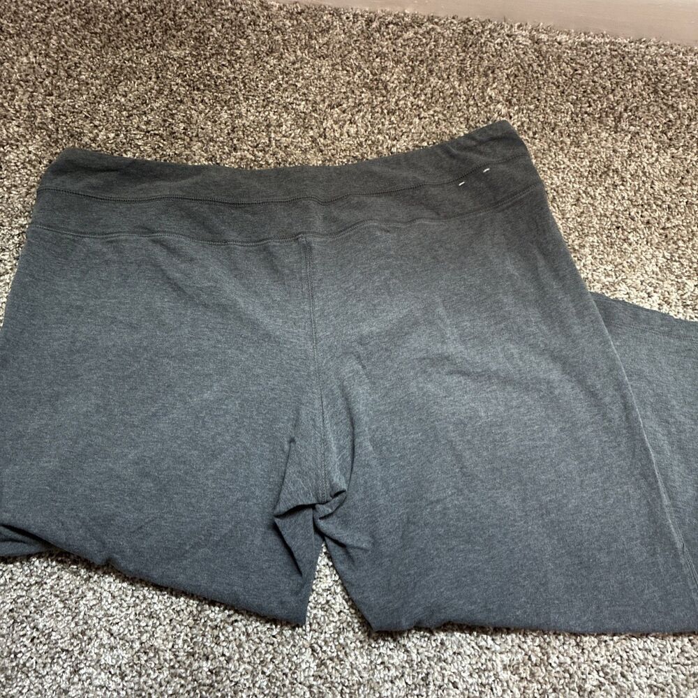 GapBody Women’s Grey Capri Leggings Size XL